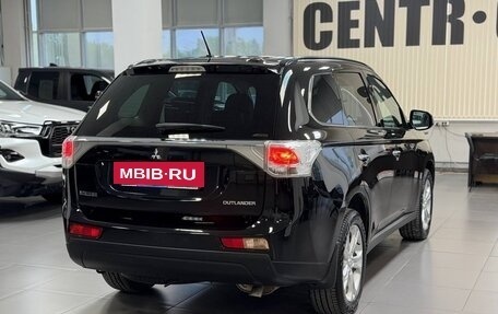 Mitsubishi Outlander III рестайлинг 3, 2014 год, 1 890 000 рублей, 5 фотография