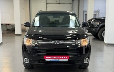 Mitsubishi Outlander III рестайлинг 3, 2014 год, 1 890 000 рублей, 8 фотография