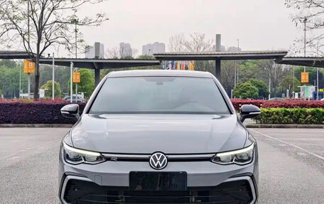 Volkswagen Golf VIII, 2023 год, 1 700 004 рублей, 2 фотография