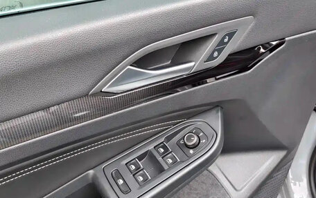 Volkswagen Golf VIII, 2023 год, 1 700 004 рублей, 7 фотография