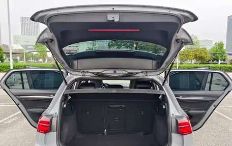 Volkswagen Golf VIII, 2023 год, 1 700 004 рублей, 21 фотография