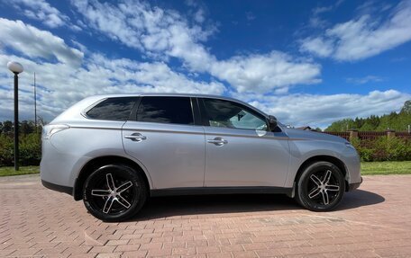 Mitsubishi Outlander III рестайлинг 3, 2012 год, 1 720 000 рублей, 2 фотография