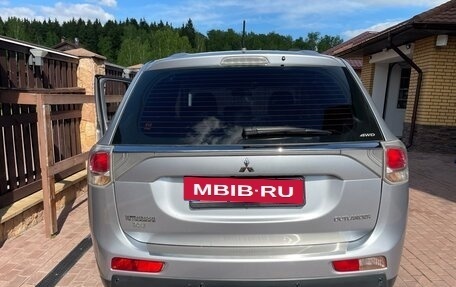 Mitsubishi Outlander III рестайлинг 3, 2012 год, 1 720 000 рублей, 4 фотография