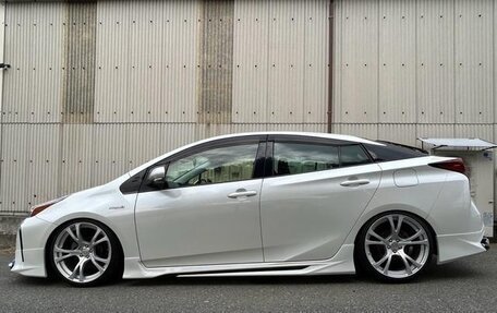 Toyota Prius IV XW50, 2021 год, 1 435 001 рублей, 3 фотография