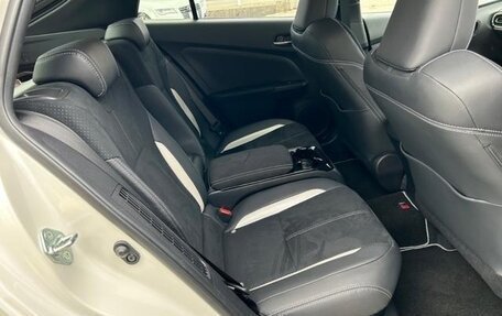Toyota Prius IV XW50, 2022 год, 1 800 001 рублей, 16 фотография