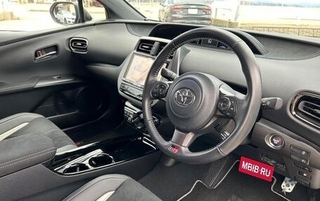 Toyota Prius IV XW50, 2022 год, 1 800 001 рублей, 14 фотография