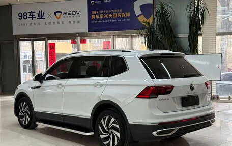 Volkswagen Tiguan II, 2023 год, 2 611 757 рублей, 4 фотография