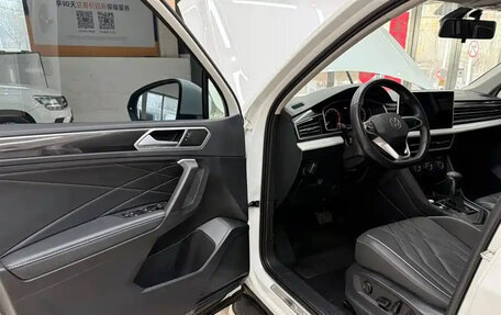Volkswagen Tiguan II, 2023 год, 2 611 757 рублей, 12 фотография