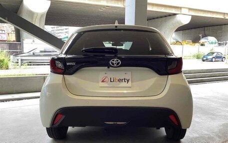 Toyota Yaris, 2021 год, 820 000 рублей, 4 фотография
