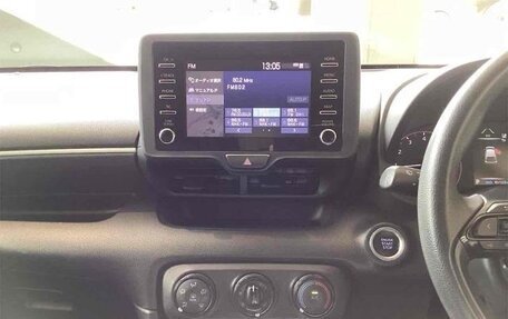 Toyota Yaris, 2021 год, 820 000 рублей, 12 фотография