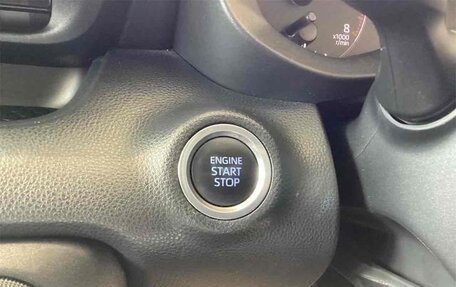 Toyota Yaris, 2021 год, 820 000 рублей, 13 фотография