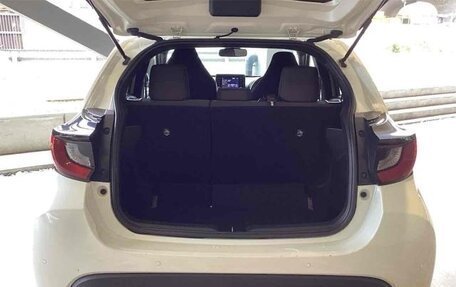 Toyota Yaris, 2021 год, 820 000 рублей, 10 фотография