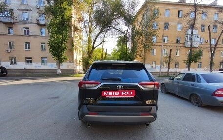 Toyota RAV4, 2021 год, 3 050 000 рублей, 3 фотография