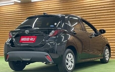 Toyota Yaris, 2021 год, 835 000 рублей, 6 фотография
