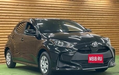 Toyota Yaris, 2021 год, 835 000 рублей, 3 фотография