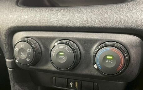 Toyota Yaris, 2021 год, 835 000 рублей, 18 фотография