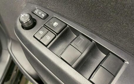 Toyota Yaris, 2021 год, 835 000 рублей, 14 фотография