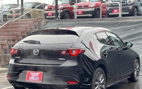 Mazda 3, 2022 год, 1 300 000 рублей, 4 фотография