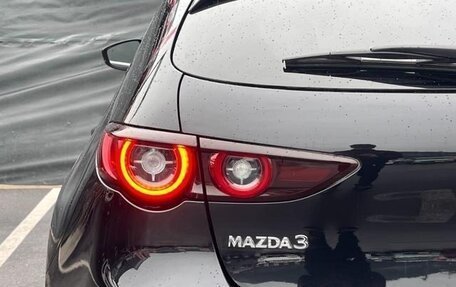 Mazda 3, 2022 год, 1 300 000 рублей, 18 фотография