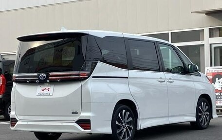 Toyota Voxy, 2023 год, 2 590 002 рублей, 5 фотография