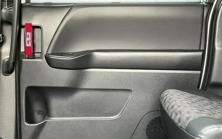 Toyota Voxy, 2023 год, 2 590 002 рублей, 20 фотография