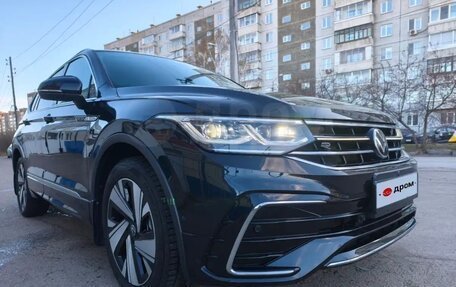 Volkswagen Tiguan II, 2023 год, 3 980 000 рублей, 1 фотография