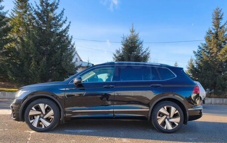 Volkswagen Tiguan II, 2023 год, 3 980 000 рублей, 3 фотография