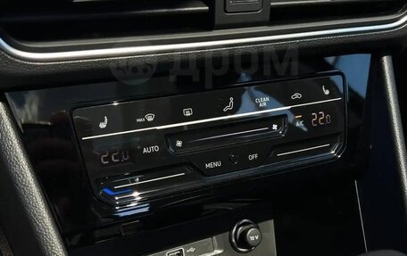 Volkswagen Tiguan II, 2023 год, 3 980 000 рублей, 12 фотография