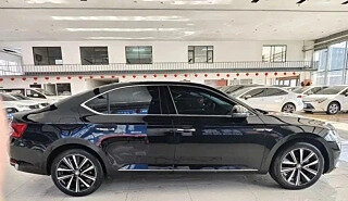 Skoda Superb III рестайлинг, 2023 год, 1 950 000 рублей, 4 фотография