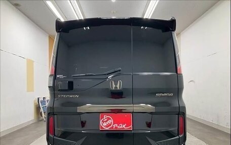 Honda Stepwgn IV, 2021 год, 1 890 000 рублей, 6 фотография