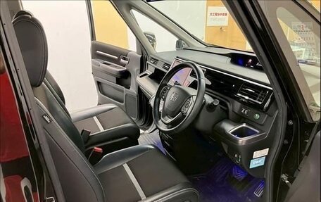 Honda Stepwgn IV, 2021 год, 1 890 000 рублей, 9 фотография