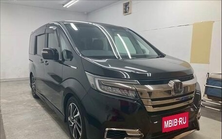 Honda Stepwgn IV, 2021 год, 1 890 000 рублей, 4 фотография