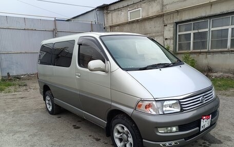 Toyota Regius, 1998 год, 830 000 рублей, 1 фотография