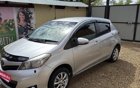 Toyota Vitz, 2012 год, 750 000 рублей, 2 фотография