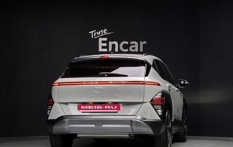 Hyundai Kona, 2023 год, 2 000 000 рублей, 2 фотография