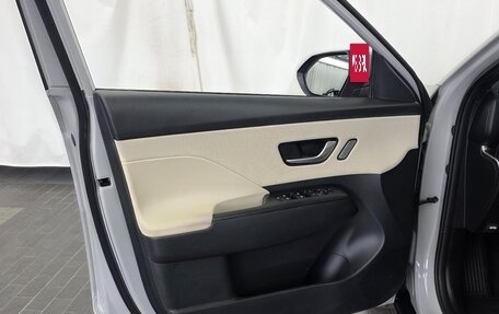 Hyundai Kona, 2023 год, 2 000 000 рублей, 24 фотография