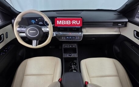 Hyundai Kona, 2023 год, 2 000 000 рублей, 29 фотография