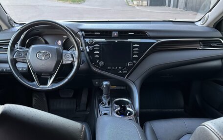 Toyota Camry, 2021 год, 2 990 000 рублей, 6 фотография