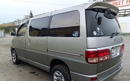 Toyota Regius, 1998 год, 830 000 рублей, 5 фотография