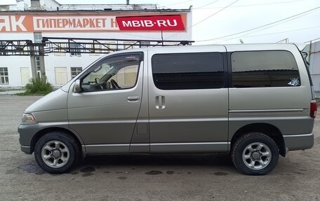 Toyota Regius, 1998 год, 830 000 рублей, 6 фотография