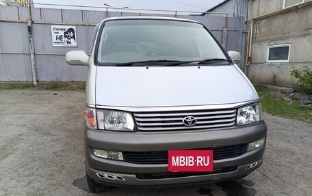 Toyota Regius, 1998 год, 830 000 рублей, 8 фотография