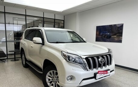 Toyota Land Cruiser Prado 150 рестайлинг 2, 2015 год, 3 850 000 рублей, 3 фотография