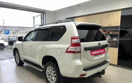 Toyota Land Cruiser Prado 150 рестайлинг 2, 2015 год, 3 850 000 рублей, 6 фотография