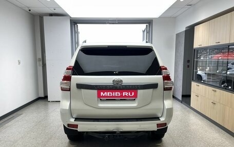 Toyota Land Cruiser Prado 150 рестайлинг 2, 2015 год, 3 850 000 рублей, 5 фотография