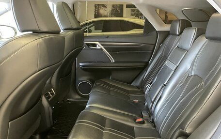 Lexus RX IV рестайлинг, 2019 год, 4 800 000 рублей, 9 фотография