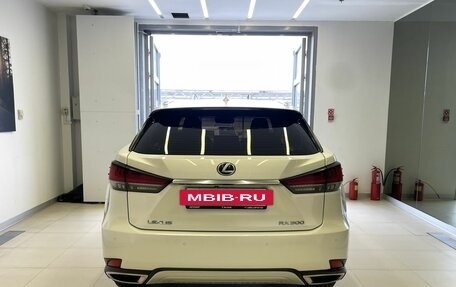 Lexus RX IV рестайлинг, 2019 год, 4 800 000 рублей, 5 фотография