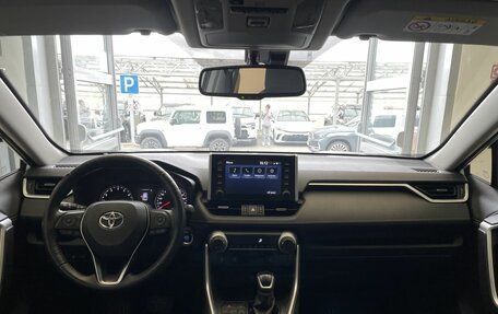 Toyota RAV4, 2020 год, 3 550 000 рублей, 9 фотография