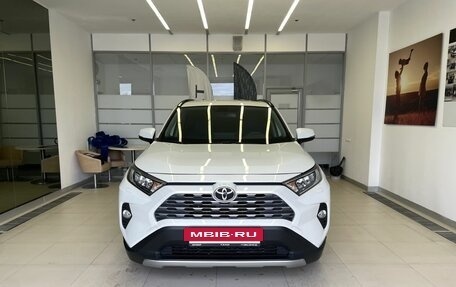 Toyota RAV4, 2020 год, 3 550 000 рублей, 2 фотография