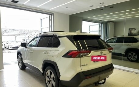 Toyota RAV4, 2020 год, 3 550 000 рублей, 6 фотография