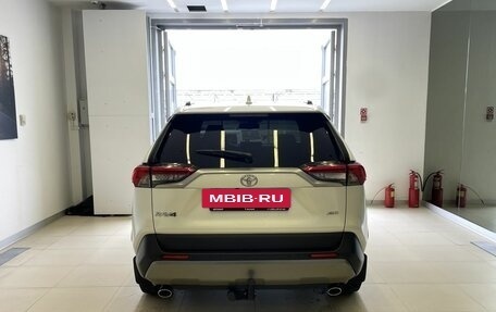 Toyota RAV4, 2020 год, 3 550 000 рублей, 5 фотография